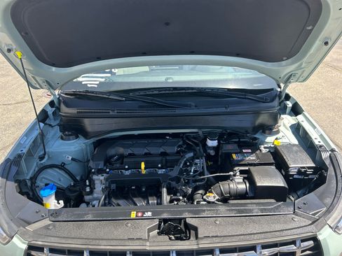 Used 2025 Hyundai Venue SEL FWD image 27