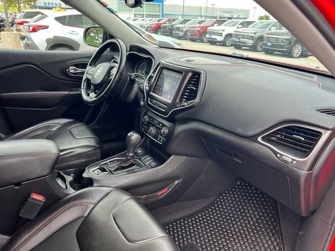Used 2019 Jeep Cherokee Trailhawk w/ Cold Weather Group AWD/4WD image 27