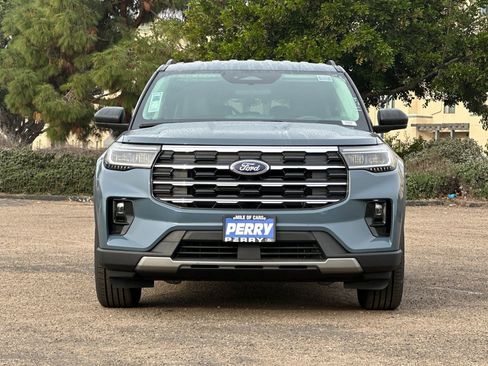 New 2026 Ford Explorer Active w/ Active Comfort Package image 2