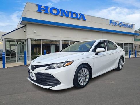 Used 2019 Toyota Camry LE FWD image 1