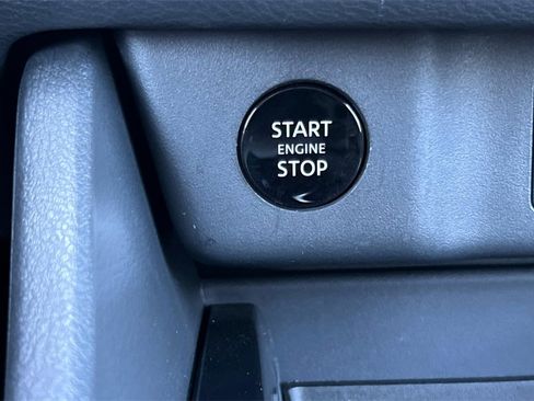 Used 2025 Nissan Rogue SV image 24