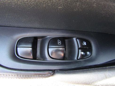 Used 2020 Nissan Rogue SL FWD image 11