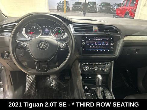 Used 2021 Volkswagen Tiguan SE FWD image 9