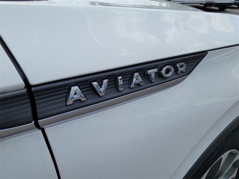 New 2025 Lincoln Aviator Premiere image 6