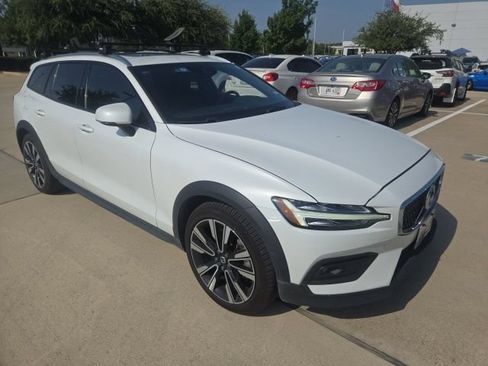 Used 2021 Volvo V60 T5 Cross Country w/ Climate Package AWD/4WD image 1