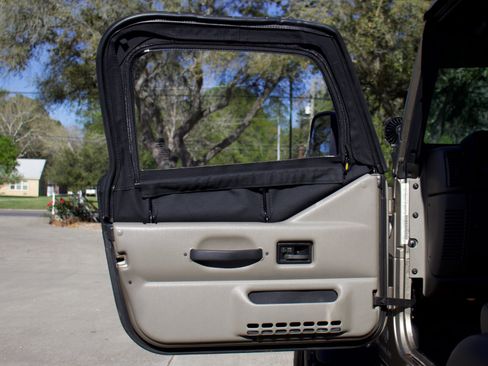 Used 2005 Jeep Wrangler X AWD/4WD image 21