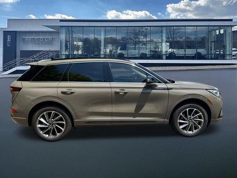 Used 2025 Lincoln Corsair Grand Touring w/ Equipment Group 301A AWD/4WD image 8