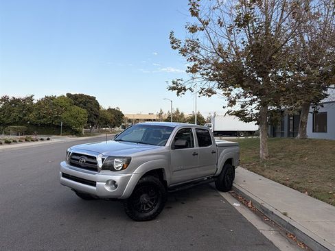 Used 2006 Toyota Tacoma PreRunner w/ TRD Off-Road Pkg #1 RWD image 9