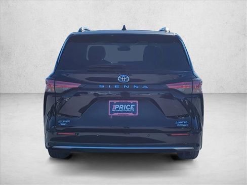 Certified 2021 Toyota Sienna Limited image 6