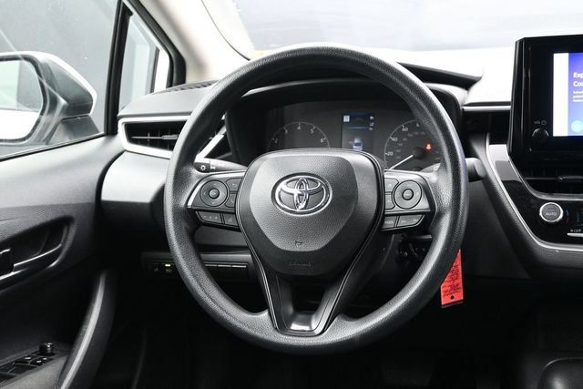 Used 2025 Toyota Corolla LE FWD image 13