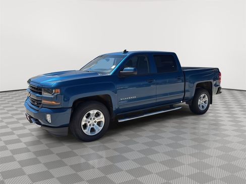 Used 2018 Chevrolet Silverado 1500 LT w/ All Star Edition AWD/4WD image 3