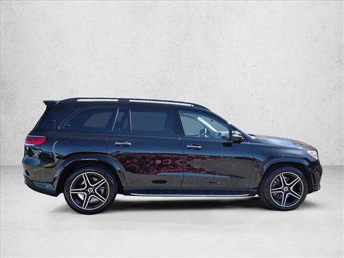 Used 2023 Mercedes-Benz GLS 580 4MATIC image 4