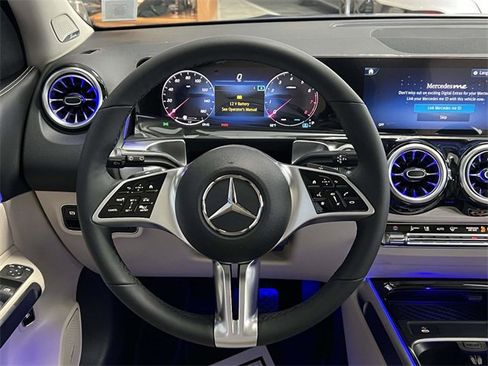 New 2026 Mercedes-Benz GLB 250 4MATIC image 13