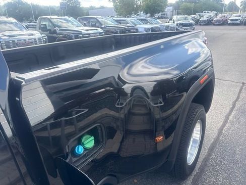 Used 2024 GMC Sierra 3500 Denali Ultimate AWD/4WD image 8