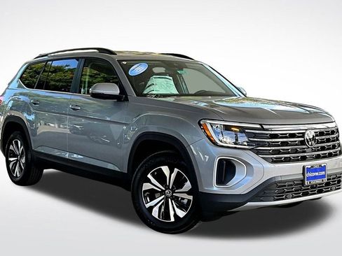 New 2026 Volkswagen Atlas SE image 12