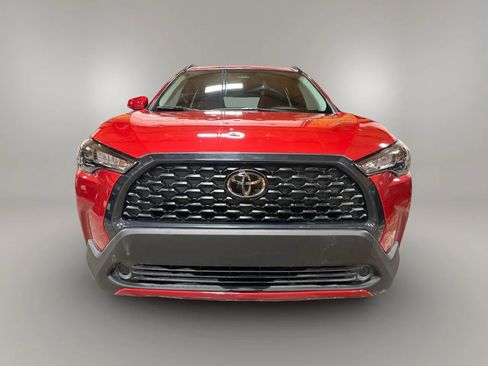 Used 2024 Toyota Corolla Cross LE image 11