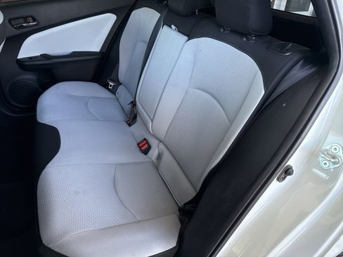 Used 2020 Toyota Prius LE w/ Carpet Mat Package AWD/4WD image 10