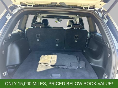 Used 2024 Jeep Grand Cherokee Altitude AWD/4WD image 11