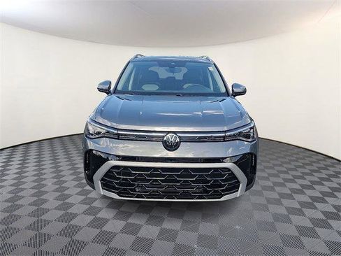 New 2025 Volkswagen Taos SEL image 2
