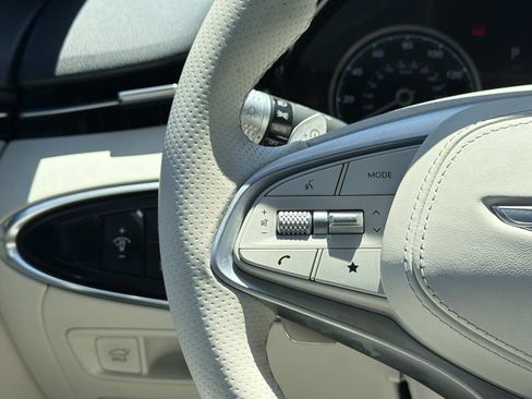Used 2023 Genesis Electrified GV70 AWD/4WD image 8