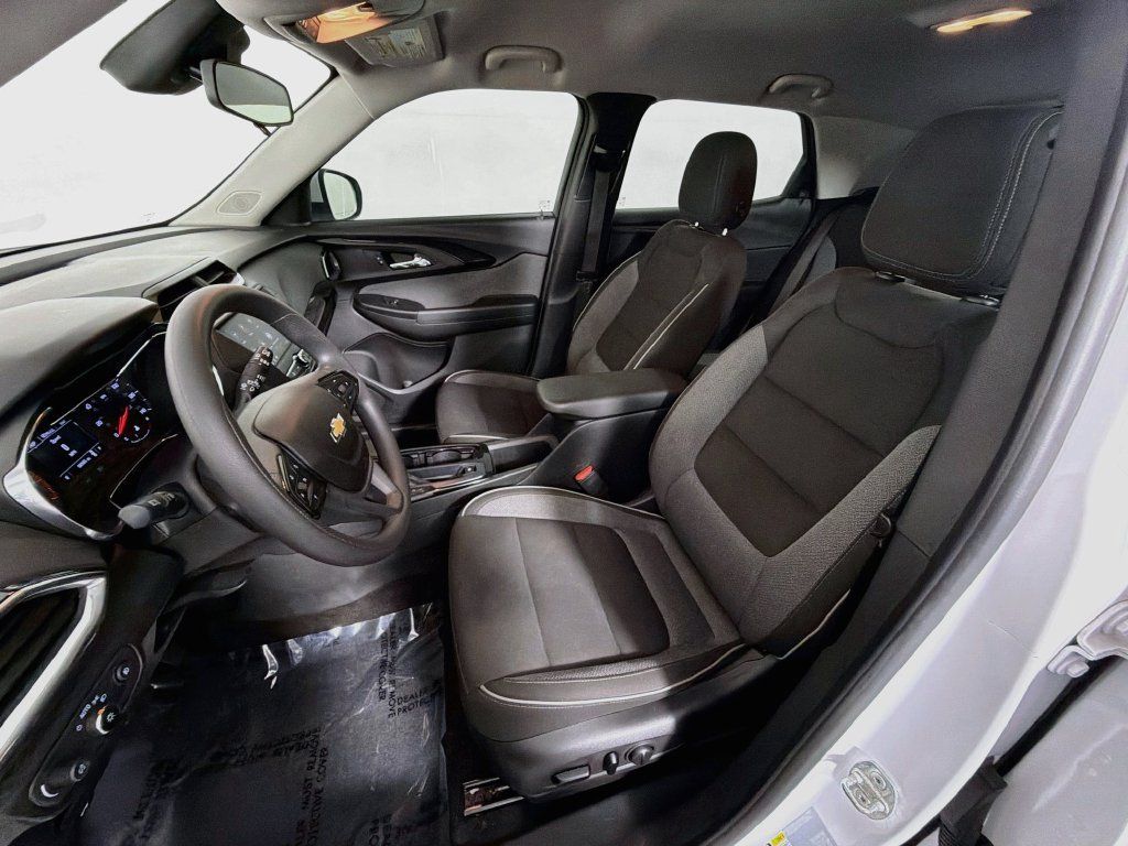 Used 2021 Chevrolet TrailBlazer LT FWD image 20