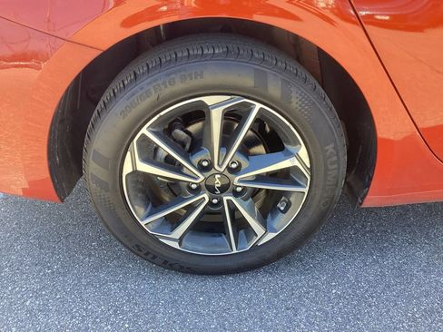 Certified 2024 Kia Forte LXS w/ LXS Technology Package FWD image 9