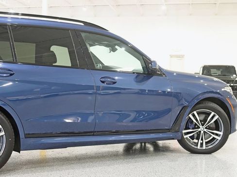 Used 2022 BMW X7 M50i AWD/4WD image 11