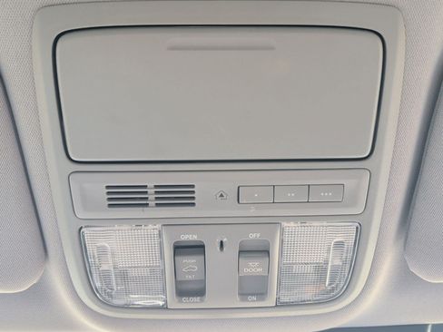 Used 2022 Honda CR-V Touring image 22