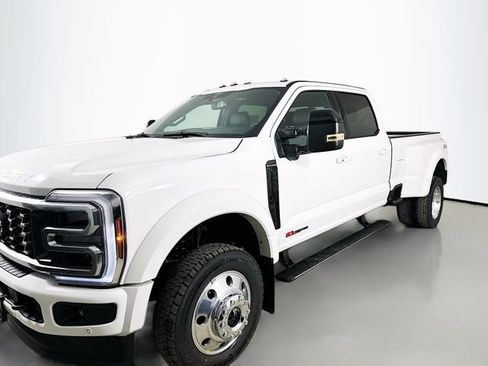 New 2026 Ford F450 Platinum w/ FX4 Off-Road Package image 3
