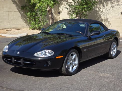 Used 1998 Jaguar XK8 Convertible RWD image 7