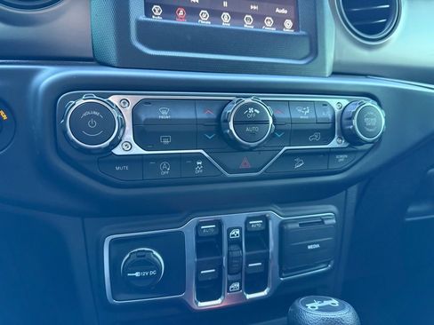 Used 2019 Jeep Wrangler Unlimited Sport S image 18