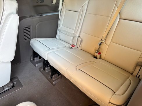 New 2026 GMC Yukon XL Denali AWD/4WD image 16