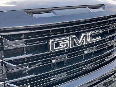 Used 2023 GMC Sierra 1500 Elevation image 29