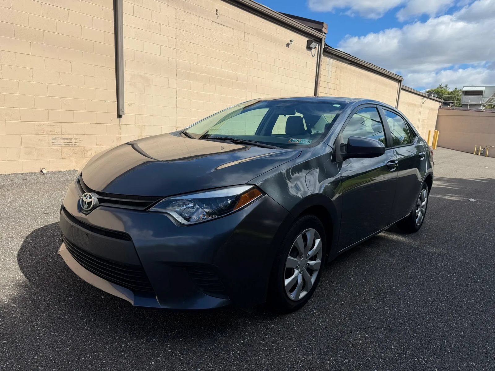 Used 2014 Toyota Corolla LE FWD image 3