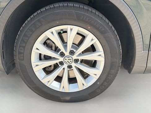 Used 2019 Volkswagen Tiguan SE w/ Panoramic Sunroof Package FWD image 41