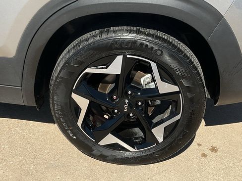 Used 2025 Kia Seltos S image 10