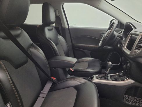 Used 2018 Jeep Compass Latitude w/ Popular Equipment Group image 21