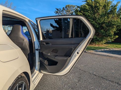 Used 2024 Volkswagen Golf R image 12