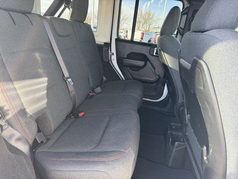 Certified 2024 Jeep Wrangler Unlimited Rubicon image 34