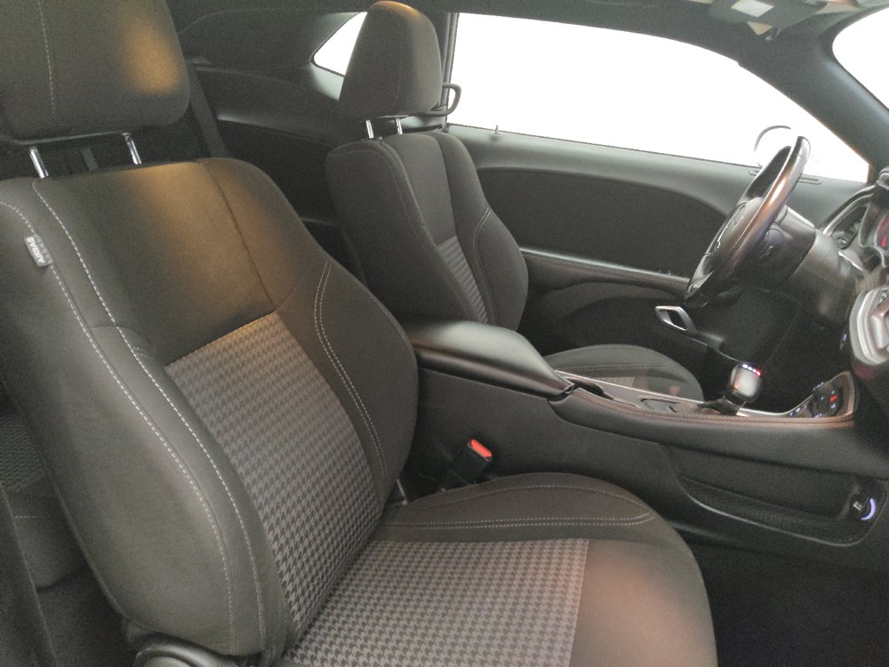 Used 2022 Dodge Challenger SXT RWD image 21