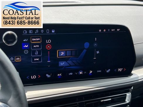 Used 2025 Chevrolet Traverse LT FWD image 40