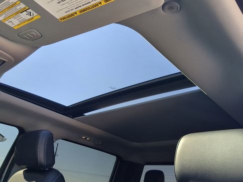 Used 2023 Ford F250 Lariat w/ Chrome Package image 18