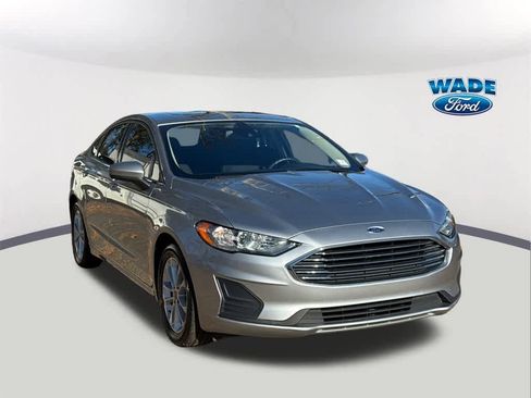 Used 2020 Ford Fusion SE image 3