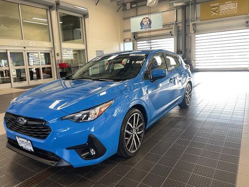 Used 2025 Subaru Impreza 2.0i Sport image 3