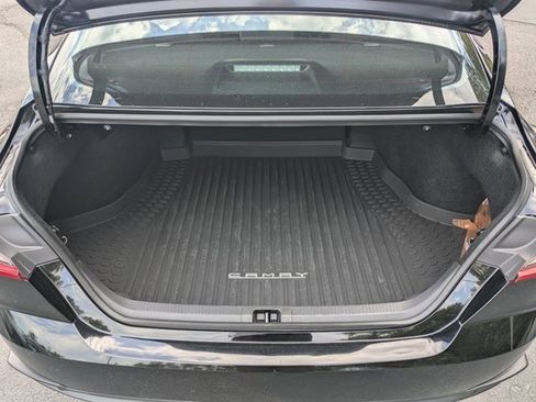Used 2025 Toyota Camry SE image 16