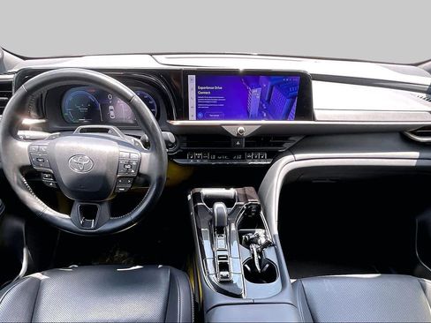Used 2024 Toyota Crown Platinum AWD/4WD image 16