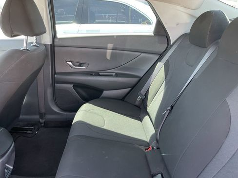 Used 2025 Hyundai Elantra SE FWD image 9
