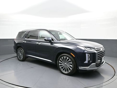 Used 2024 Hyundai Palisade Calligraphy image 4