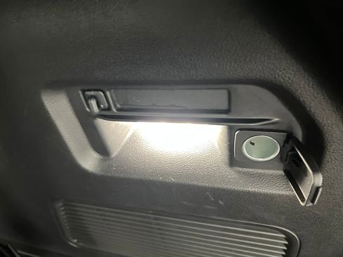 Used 2025 Ford Explorer ST-Line w/ ST-Line Street Pack image 39