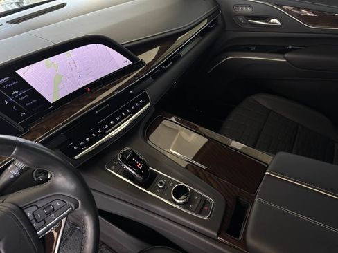 Used 2023 Cadillac Escalade Sport Platinum w/ LPO, ONYX Package AWD/4WD image 18